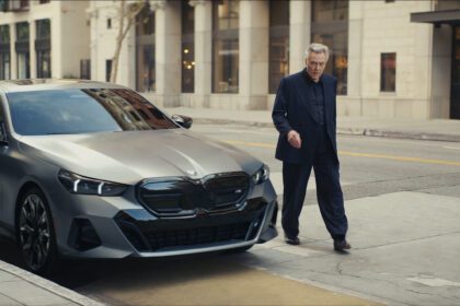 Christopher Walken udáva tón v reklame BMW a na Super Bowl