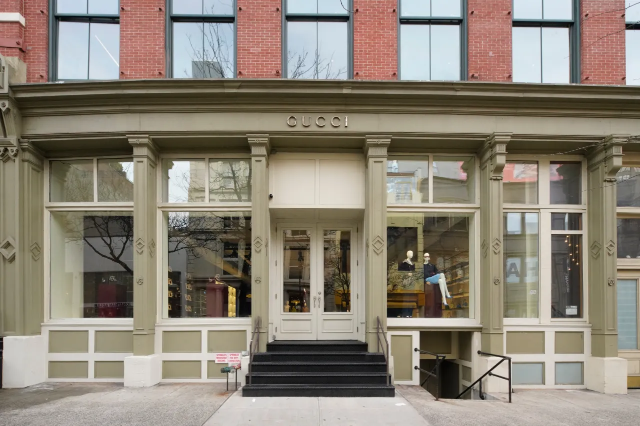 Debut Sabata de Sarno v newyorskom butiku