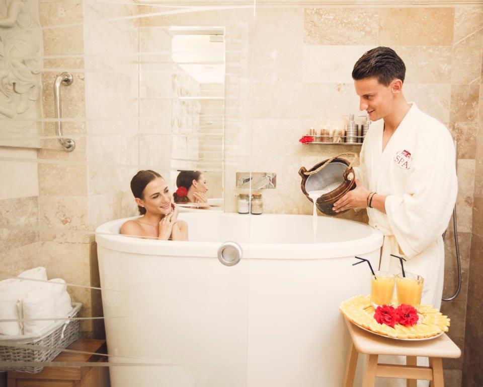 K&uacute;peľ Ofuro duo v k&uacute;peľnom hoteli Manor House