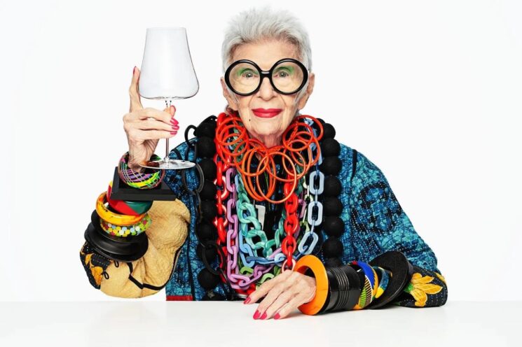 Aukcia suvenírov Iris Apfel