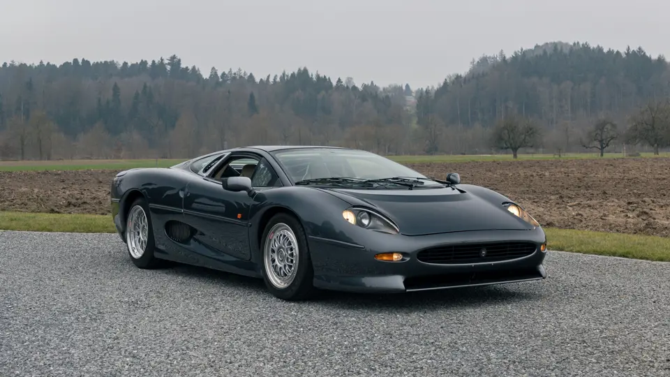 Unikátny Jaguar Xi220 na aukcii v Sothebys