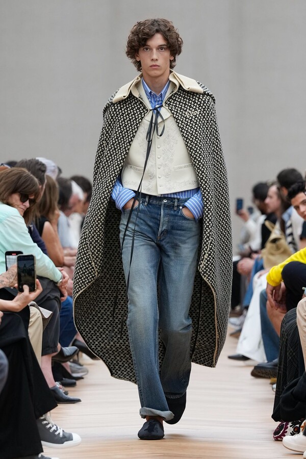 Jonathan Anderson pre Dior2