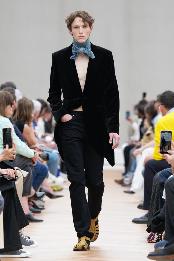 Jonathan Anderson pre Dior7