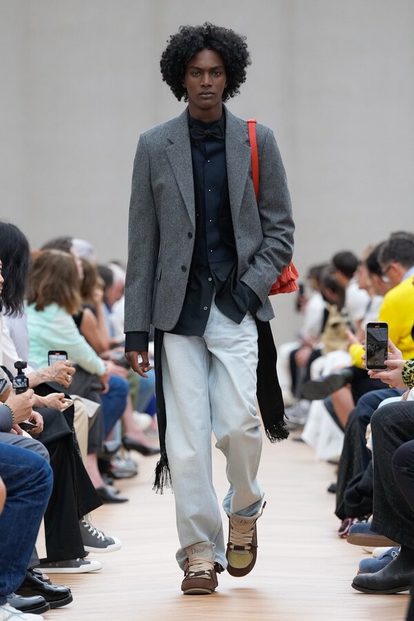 Jonathan Anderson pre Dior9