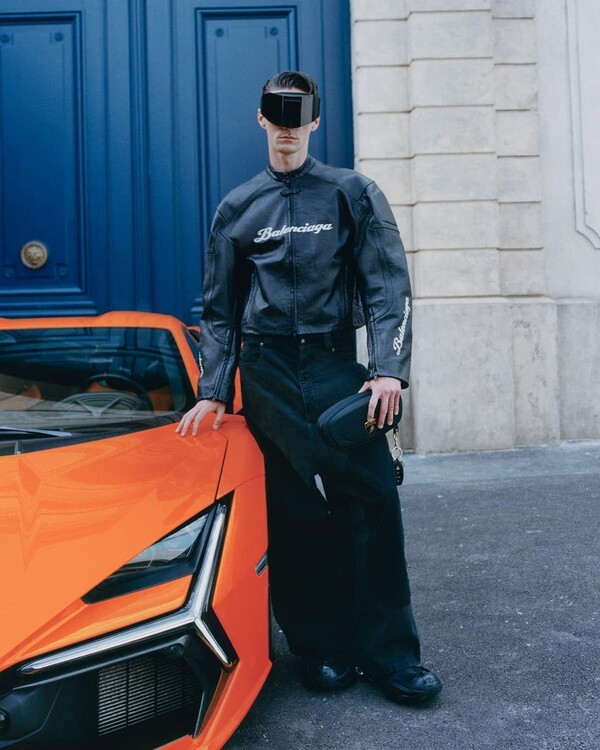Kampaň Balenciaga Lamborghini1