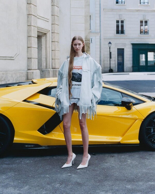Kampaň Balenciaga Lamborghini3