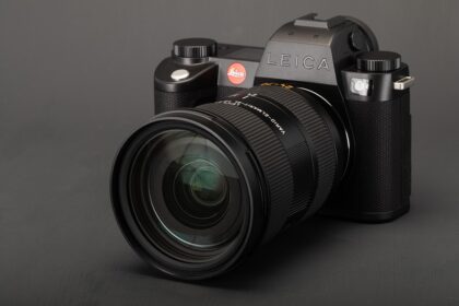 Leica Sl3 S uhlový pohľad