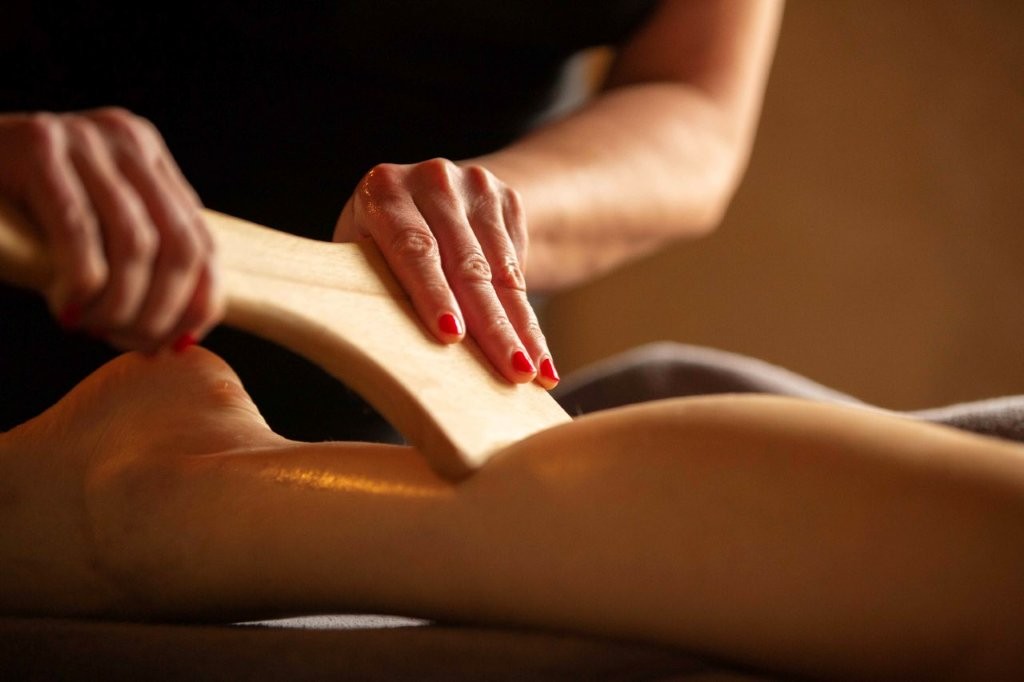 Maderoterapia v holistick&yacute;ch k&uacute;peľoch hotela Manor House