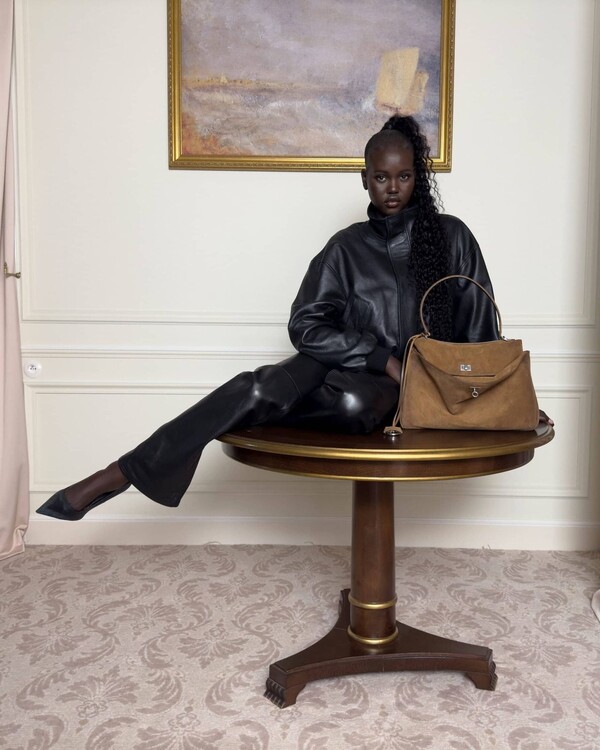 Kampaň Balenciaga s Claudiou Schiffer5