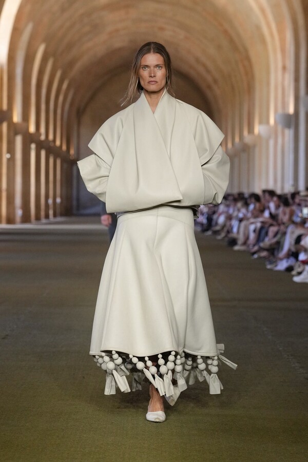 Minimalizmus v opačnom garde Jacquemus1