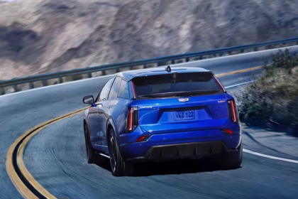 Cadillac Optiq V 2026 Elektrický Luxus S 519 Km Pod Kapotou