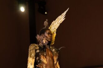 Schiaparelli Jar 2026 Agónia I Extáza Haute Couture Ako živé umenie