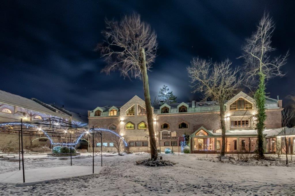 Manor House Termy Zamkowe V noci