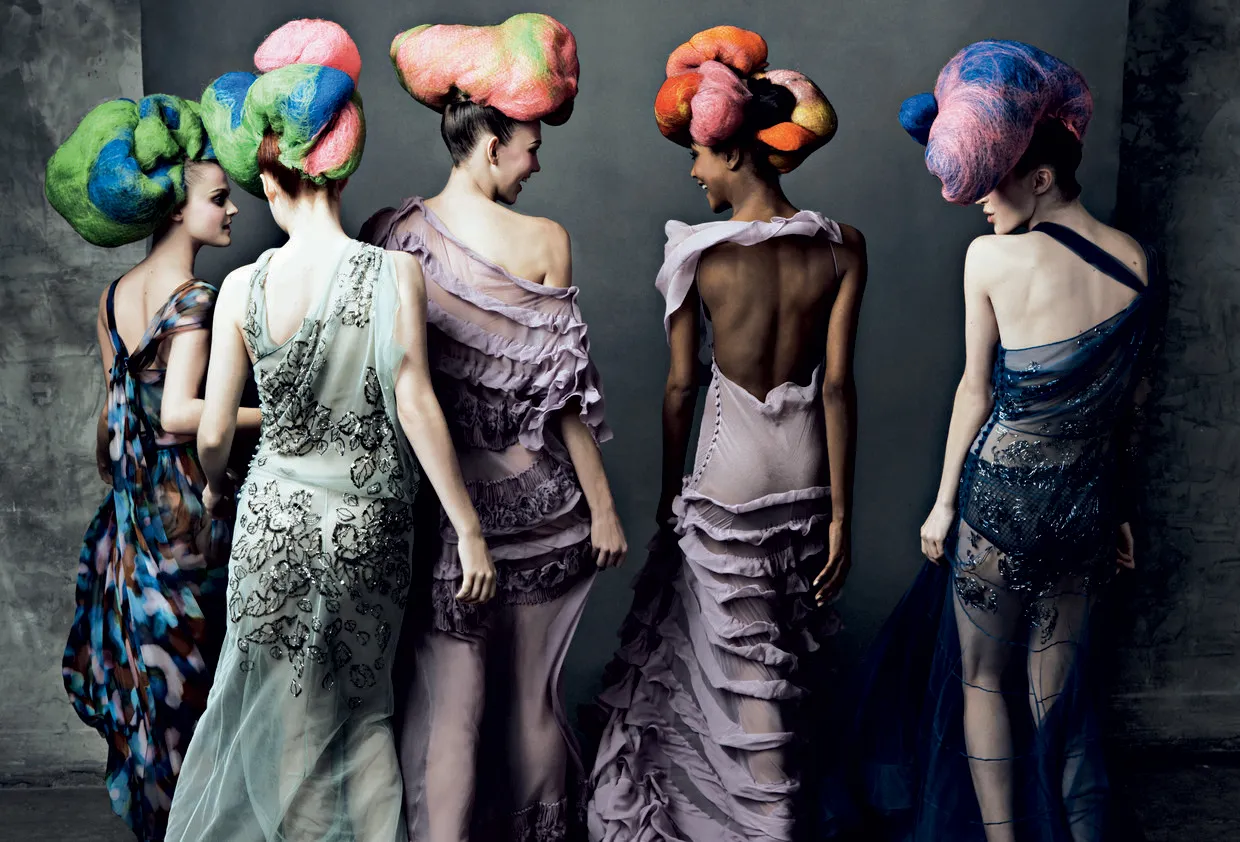 15 najlep&scaron;&iacute;ch lookov Johna Galliana