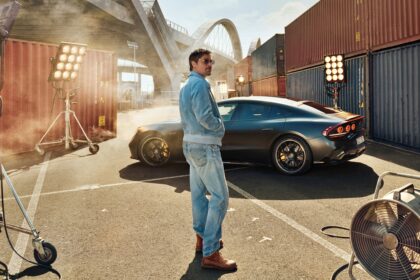 Brad Pitt a Mercedes Amg